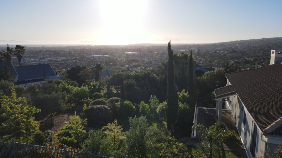 5 Bedroom Property for Sale in Rome Glen Western Cape